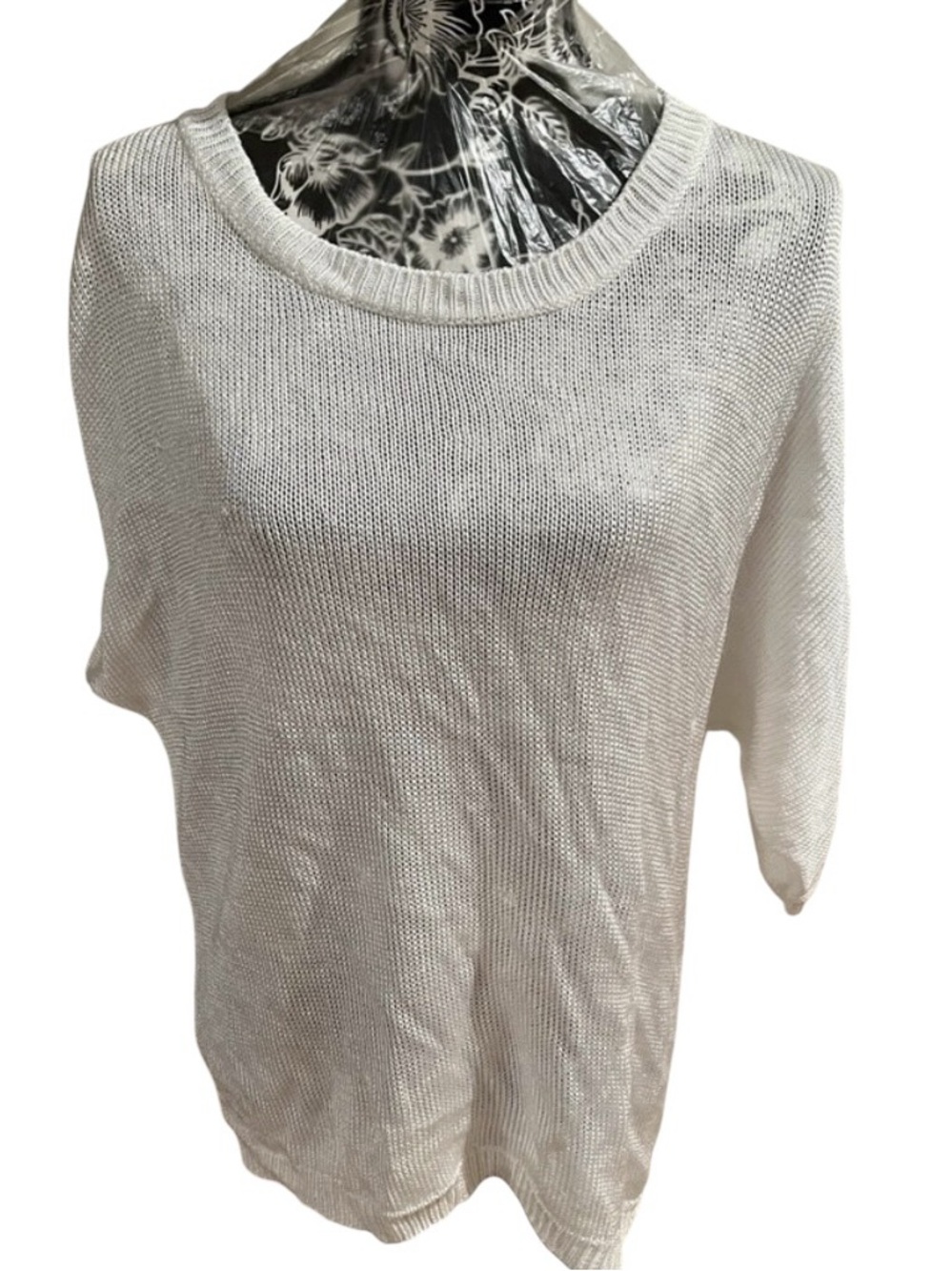 Dolce Cabo size XL Lightweight white crew neck 3/4 sleeve open back sweater